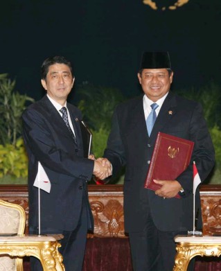 8月20日のできごと(何の日)【安倍晋三首相】インドネシア・ユドヨノ大統領と会談